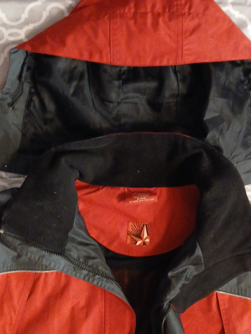 Men's 1990s Marlboro Red PVC Rain Hooded Lined Jacket
